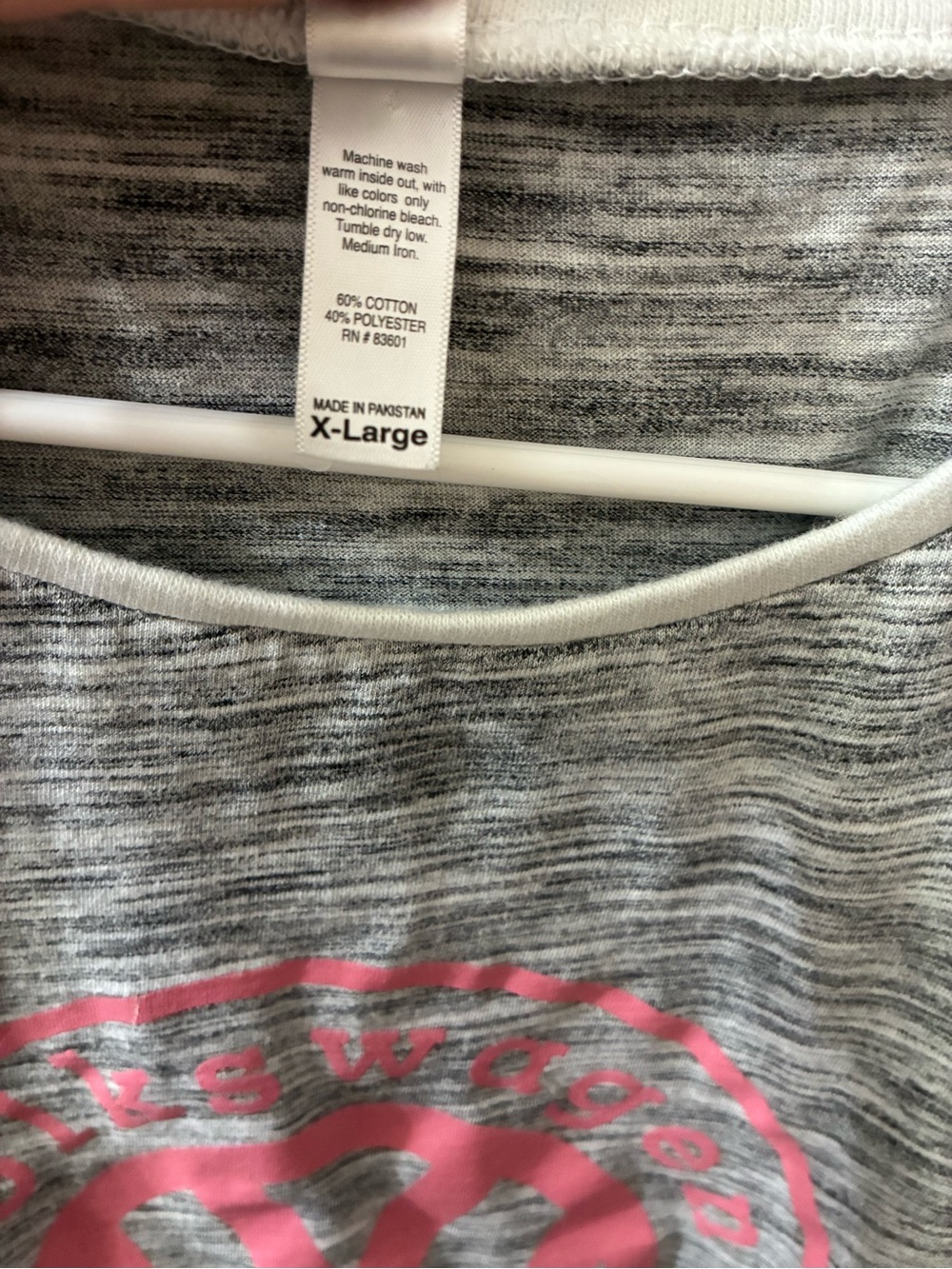Women’s XL Volkswagen Raglan Top with Pink Logo - Picture 5 of 6